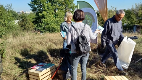 Akcja „Książka za worek śmieci” w Bydgoszczy/fot. Tatiana Adonis