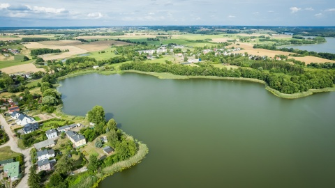 Jezioro Więcborskie to tylko jeden z akwenów, które znajdują się na terenie Krajeńskiego Parku Krajobrazowego/fot: Tomasz Czachorowski dla UMWKP