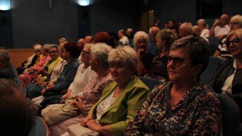 Koncert pt. „Święty Jan Paweł II – Papież Wolności” zgromadził we włocławskim Teatrze Impresaryjnym około 300 osób/fot: nadesłane/Joanna Chęcińska