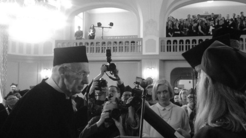 Profesor Michał Głowiński otrzymał doktorat honoris causa UKW w Bydgoszczy. Na tej uczelni wielokrotnie bywał, wygłaszając referaty, z kilkoma naukowcami blisko współpracował/fot. Ewa Dąbska (archiwum)