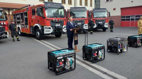 Strażacy z Kujaw i Pomorza otrzymali kolejne pojazdy i nowy sprzęt o wartości blisko 8 milionów złotych/fot: Katarzyna Bogucka