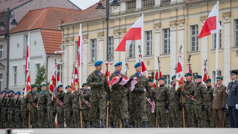 Uroczystość nadania sztandaru Inspektoratowi Wsparcia Sił Zbrojnych w Bydgoszczy/fot. Inspektorat Wsparcia Sił Zbrojnych w Bydgoszczy, Facebook