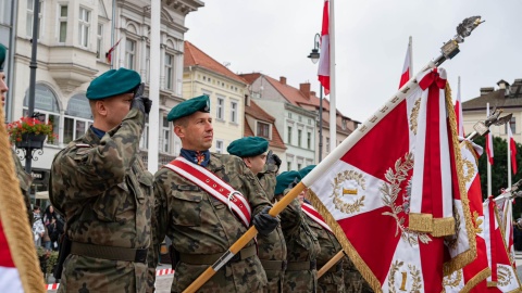 Uroczystość nadania sztandaru Inspektoratowi Wsparcia Sił Zbrojnych w Bydgoszczy/fot. Inspektorat Wsparcia Sił Zbrojnych w Bydgoszczy, Facebook