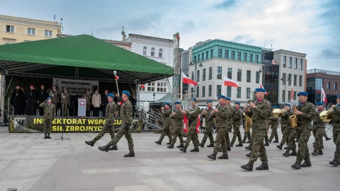 Uroczystość nadania sztandaru Inspektoratowi Wsparcia Sił Zbrojnych w Bydgoszczy/fot. Inspektorat Wsparcia Sił Zbrojnych w Bydgoszczy, Facebook