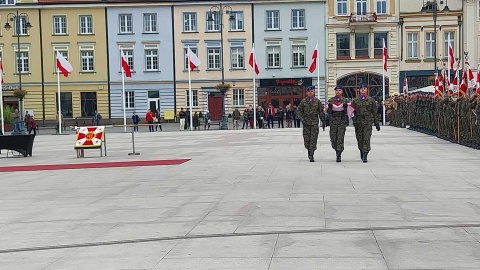 Uroczystość nadania sztandaru Inspektoratowi Wsparcia Sił Zbrojnych w Bydgoszczy/fot. Jolanta Fischer