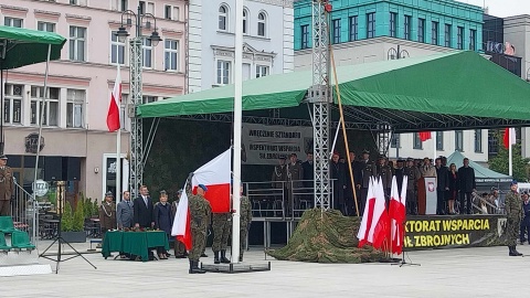 Uroczystość nadania sztandaru Inspektoratowi Wsparcia Sił Zbrojnych w Bydgoszczy/fot. Jolanta Fischer