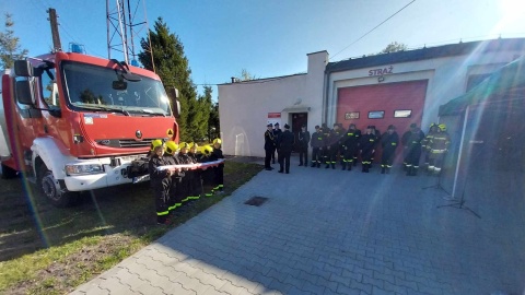 Strażacy-ochotnicy z Łochowa otrzymali od kolegów z PSP w Bydgoszczy samochód ratowniczo-gaśniczy/fot. Jolanta Fischer