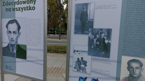 Przygotowaną przez IPN wystawę można oglądać przed Urzędem Marszałkowskim w Toruniu/fot. Monika Kaczyńska