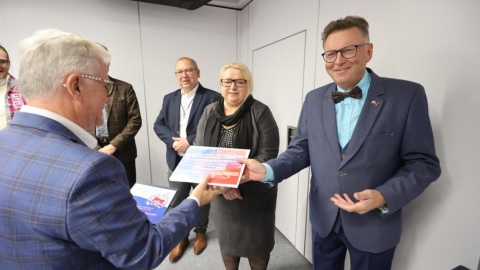 Wręczenie nagród laureatom konkursu na najlepszą książkę o tematyce regionalnej/fot. Mikołaj Kuras dla UMWKP