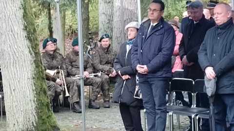 Mieszkańcy, w tym bliscy zamordowanych, harcerze i władze Torunia uczcili 84. rocznicę pierwszych straceń na Barbarce/fot. Michał Zaręba