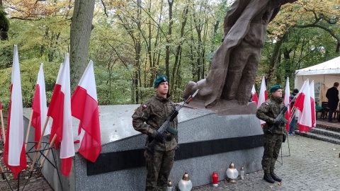 Mieszkańcy, w tym bliscy zamordowanych, harcerze i władze Torunia uczcili 84. rocznicę pierwszych straceń na Barbarce/fot. Michał Zaręba