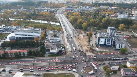 Od ubiegłego tygodnia bydgoscy kierowcy mogą korzystać z nowego mostu drogowego pomiędzy ulicami Toruńską i Fordońską/fot. jw