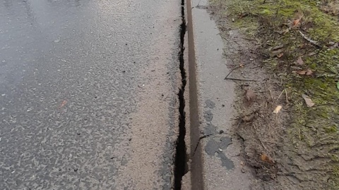 Bydgoscy drogowcy przypuszczają, że uszkodzenie mogło powstać w związku z prowadzoną w pobliżu inwestycją wodociągową/fot. Zarząd Dróg Miejskich i Komunikacji Publicznej w Bydgoszczy