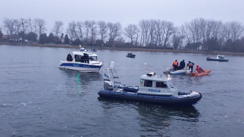 Manewry ratownicze na Jeziorze Gopło/fot. Policja