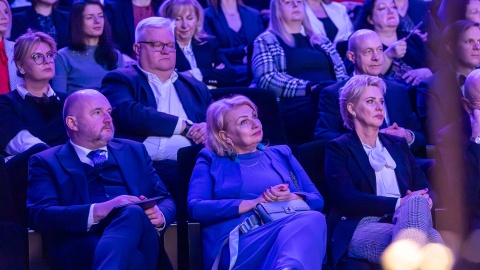 Obchody setnych urodzin Książnicy Kopernikańskiej były doskonałą okazją do świętowania i odznaczeń dla zasłużonych pracowników biblioteki/fot: Szymon Zdziebło dla UMWKP