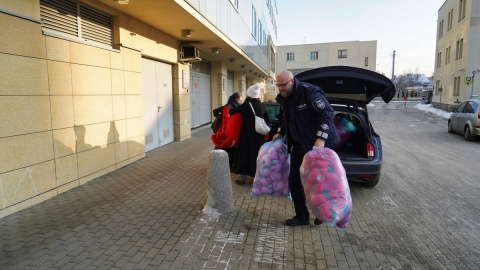 W ramach akcji Święty Mikołaj wraz z maskotkami Komendy Wojewódzkiej Policji i Caritasu Diecezji Bydgoskiej odwiedzili Wojewódzki Szpital Dziecięcy/fot: KWP w Bydgoszczy