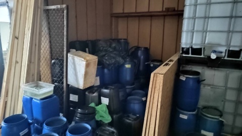 Skoordynowana akcja policjantów pozwoliła zlikwidować laboratorium narkotykowe w Koninie. Funkcjonariusze zabezpieczyli blisko pół tonu/fot: KWP Bydgoszcz