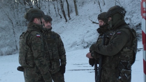 Pierniczki upieczone w Bydgoszczy dotarły do żołnierzy służących na granicy z Białorusią/fot. Zespół prasowy 8.K-PBOT