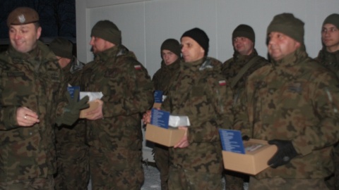 Pierniczki upieczone w Bydgoszczy dotarły do żołnierzy służących na granicy z Białorusią/fot. Zespół prasowy 8.K-PBOT