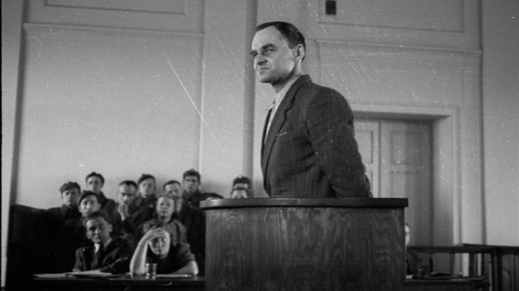 Rtm. Witold Pilecki przed Wojskowym Sądem Rejonowym w Warszawie. Fot. PAP/CAF
