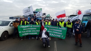 Protest rolników pod Brodnicą. Chcą kontroli zbóż importowanych z Ukrainy