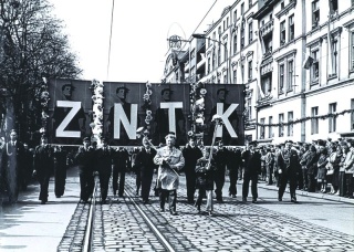 Tak Bydgoszcz świętowała w czasach PRL-u. Wystawa w Spichrzach nad Brdą
