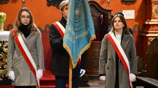 Mikołaj Kopernik patronuje II LO w Bydgoszczy już sto lat. Msza św. z udziałem biskupa