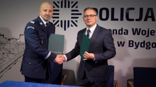 Ciszej i z mniejszym zużyciem paliwa. Policjanci z regionu zyskają cztery hybrydy