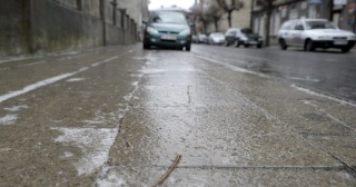 Trudne warunki drogowe na Kujawach i Pomorzu, a może być jeszcze gorzej