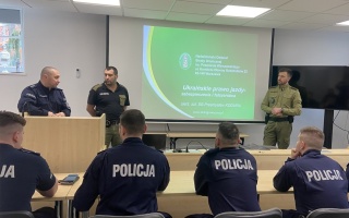 Fałszywe dokumenty obcych państw Policjanci uczyli się, jak je rozpoznawać