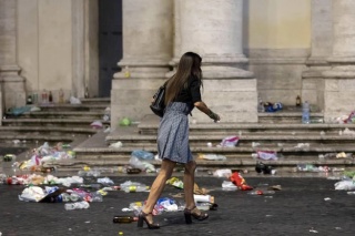 Rzym tonie w śmieciach. Burmistrz przeprasza mieszkańców, a lekarze wieszczą epidemię