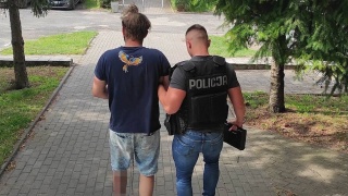 Miał w domu ponad 4,5 kg narkotyków. Policyjna akcja na Szwederowie [wideo, zdjęcia]