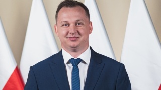 Odkładają pieniądze, spłacają długi. Poseł Mariusz Kałużny o korzyściach z pracy więźniów