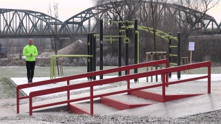 Nowe alejki, ścianki wspinaczkowe, plac zabaw. Nabrzeże w Fordonie pięknieje [wideo, zdjęcia]