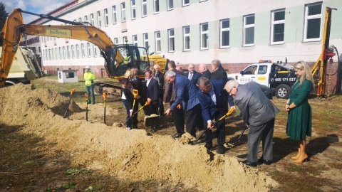 Rozbudowa szpitala we Włocławku się przeciąga. Postępu prac nie widać