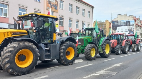 Traktory blokują centrum Włocławka. Rolnicy będą protestować przez całą noc