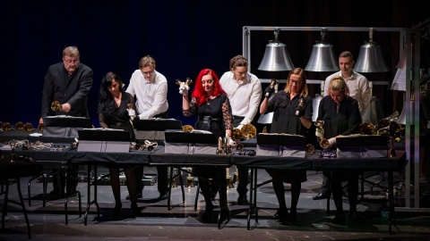 Grają na dzwonach ręcznych. Zespół Arsis Handbell Ensemble na Festiwalu Probaltica