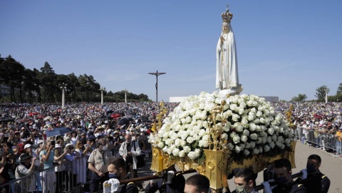 Fatima w 106. rocznicę objawień maryjnych. Przybyło już sto tysięcy pielgrzymów