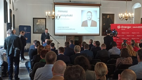Minister Cieszyński: Każdy polski samorząd dostanie grant na poprawę cyberbezpieczeństwa