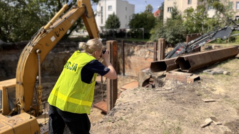 Śmiertelny wypadek na placu Weyssenhoffa w Bydgoszczy. Operator koparki był pijany [zdjęcia]