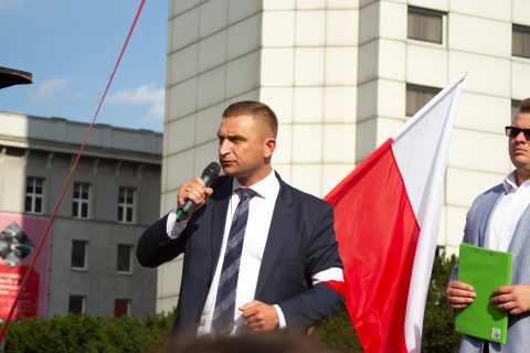 Bąkiewicz: ojczyzna to nie tylko wyciągnięcie flagi, ale również obowiązki [Rozmowa dnia]