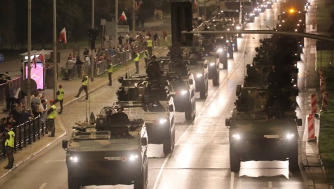 Około 2 tysiące zołnierzy i 200 sztuk sprzętu bojowego. Próba generalna przed defiladą [wideo]