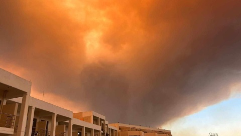 Grecja znów walczy z pożarami. Dwa dni koszmaru turystów z regionu [wideo, zdjęcia]
