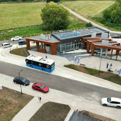 Ciechocinek ma nowy dworzec autobusowy. I dwa nowe autobusy elektryczne