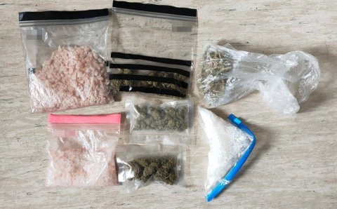Policjanci przejęli pół kilograma narkotyków. 26-latkowi grozi do 10 lat więzienia