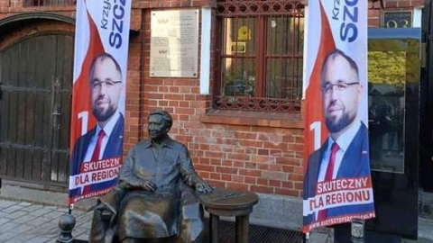 Wyborcze spotkanie przy toruńskim pomniku generał Zawackiej. Radni protestują