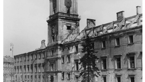 Spadło 630 ton bomb, zniszczyły m.in. Zamek Królewski. Czarny poniedziałek 1939 roku [wideo]