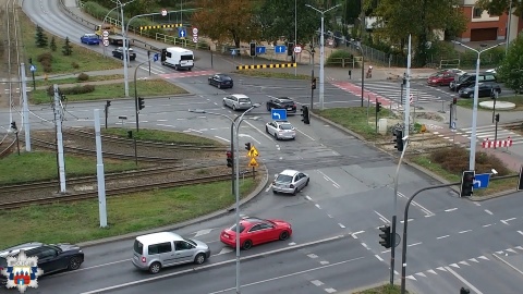 Rondo w Bydgoszczy obserwowane przez policyjny dron. I znowu były mandaty [wideo]