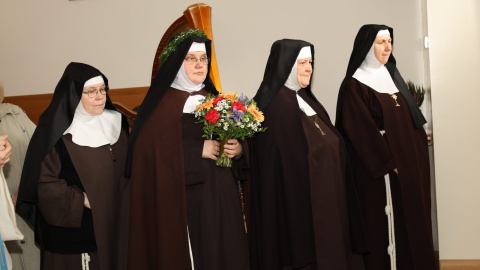 Srebrne gody w klasztorze przy ul. Gdańskiej. Świętowały s. Maria Klara i s. Maria Faustyna [wideo]