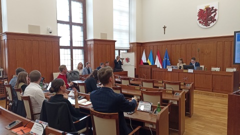 Mówią o problemach uczniów i nie tylko. W Toruniu odbyła się sesja Młodzieżowego Sejmiku